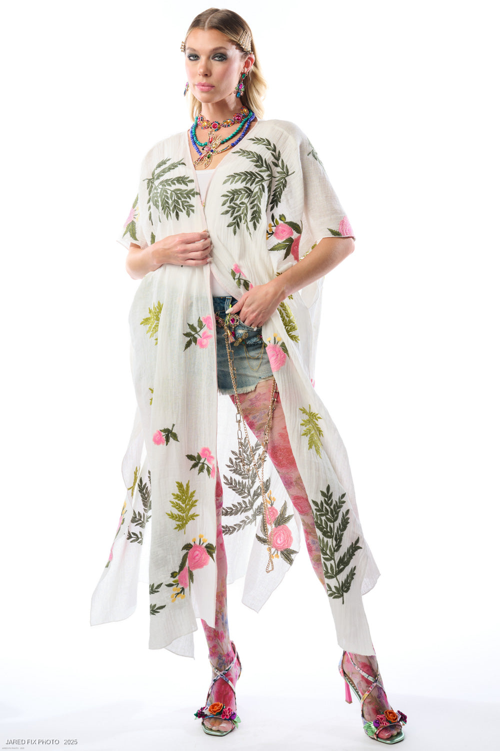 Miss April Embroidered Kimono in White